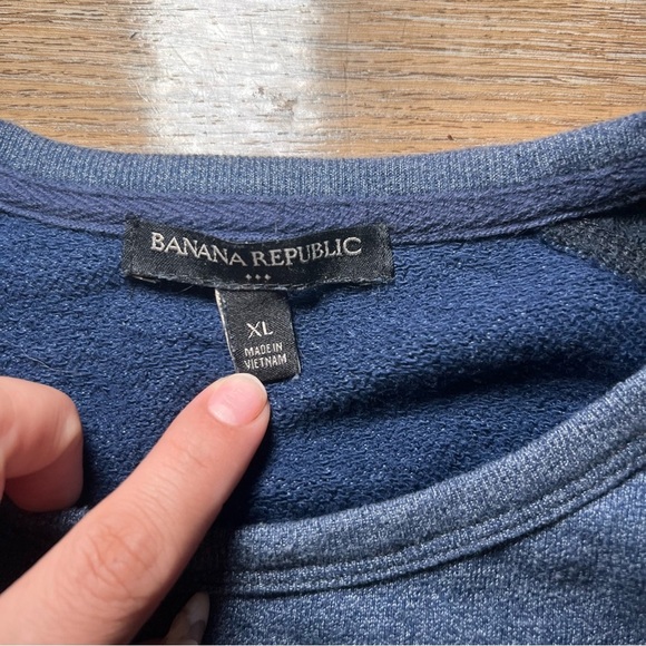 Banana Republic Blue and Black Crewneck Sweater XL - Picture 2 of 3